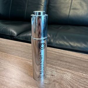 Monat Rejuvenique oil